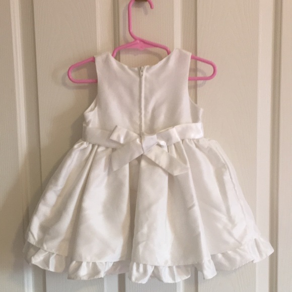Nannette baby girl's white satin bow dress size12m - Picture 2 of 7